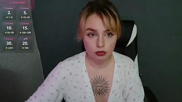 AngelicaHollywood from StripChat is Freechat