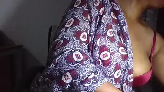 angelsilvia from StripChat is Freechat