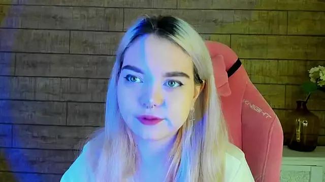 Girls free live sex cams: Check out the satisfaction of typing and cam2cam with our sensual livestreamers, who will teach you all about temptation and desires with their smoking hot physiques.