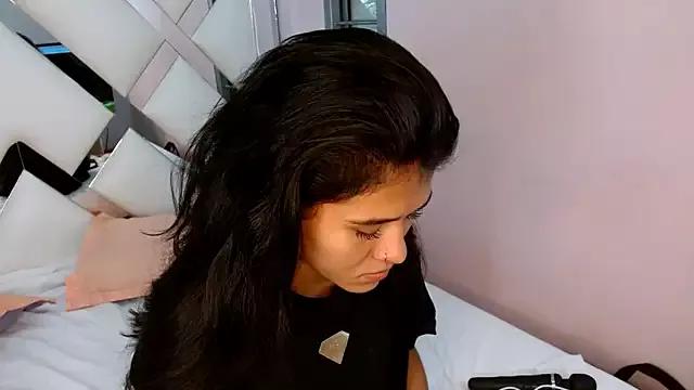 Annie_Darlingg from StripChat