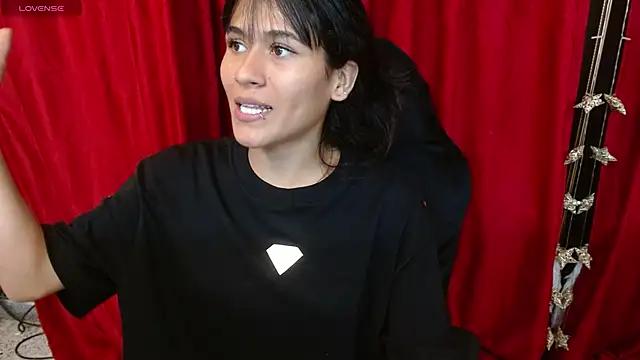 Annie_Darlingg from StripChat