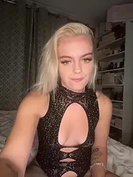 Annie_Louise from StripChat is Freechat