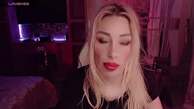 AnnieGOld_ from StripChat is Freechat