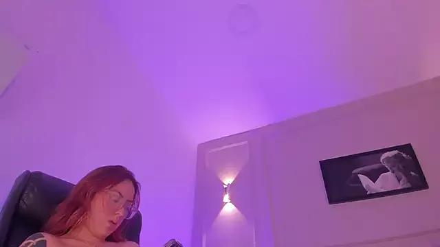 anniemartinezz from StripChat is Freechat