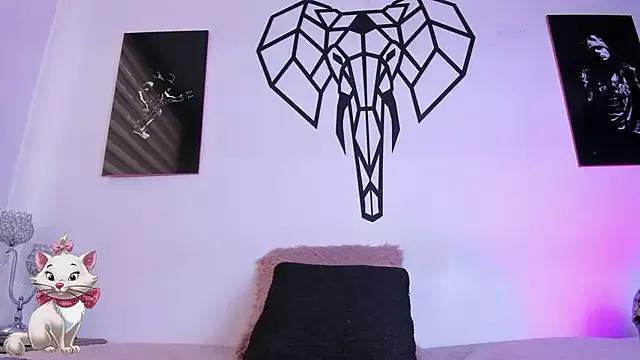 Anniie31_ from StripChat is Freechat