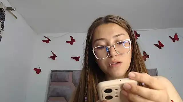 Anny-Fox from StripChat is Freechat