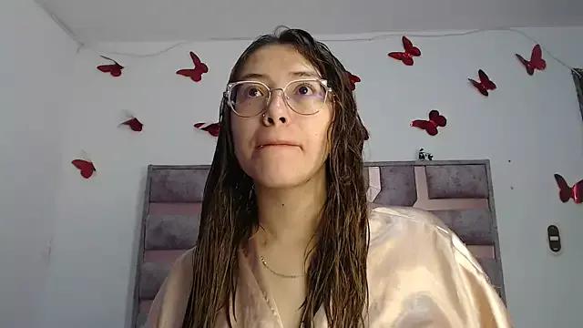 Anny-Fox from StripChat is Freechat