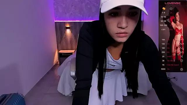 Antonella_Grayy from StripChat is Freechat