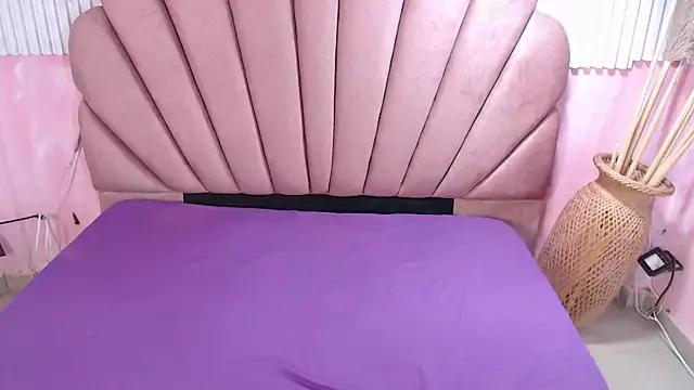 Ariadna_Carter_ from StripChat is Freechat