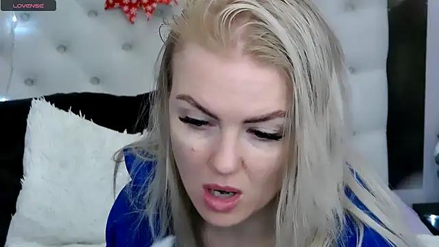 ArianaXDior from StripChat