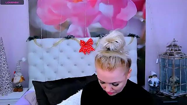 ArianaXDior from StripChat