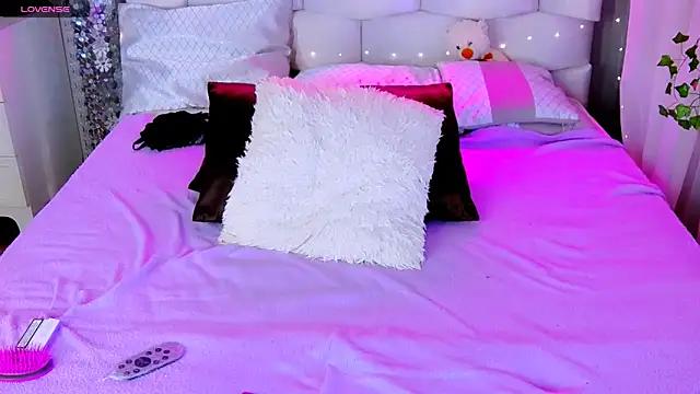 ArianaXDior from StripChat