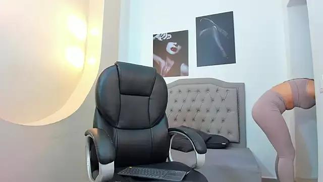 arianna_000 from StripChat is Freechat