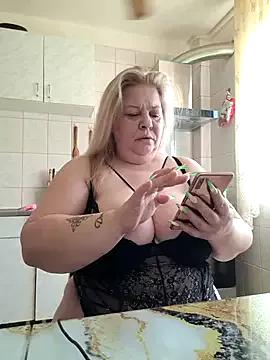 AriannaMilf from StripChat is Freechat