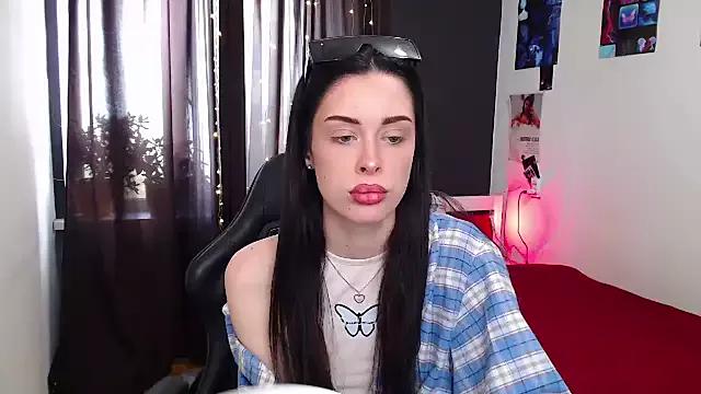 ariel_is_on_vacation from StripChat is Freechat