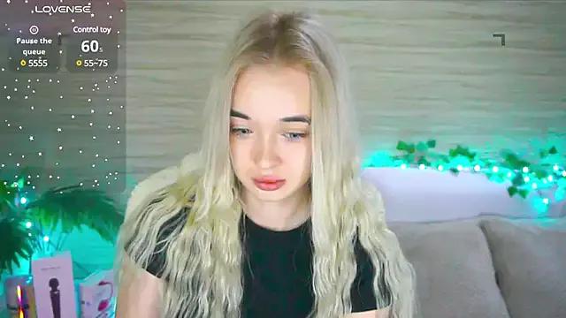 Ashley_S from StripChat is Freechat