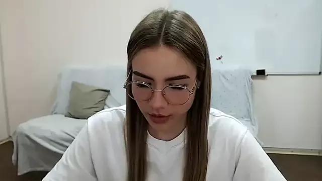 aSingleOne from StripChat is Freechat