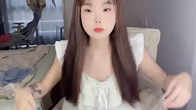 Aurora112 from StripChat is Freechat