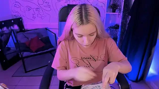 AuroraWrenfield from StripChat is Freechat