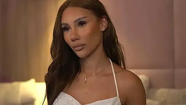 AvaHeath from StripChat is Freechat