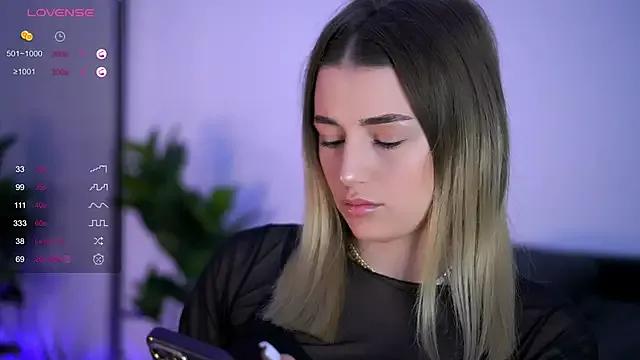 BabbyAisha from StripChat is Freechat