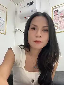 Baby-mmm from StripChat is Freechat