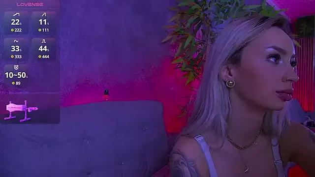 BambiKayyy from StripChat is Freechat