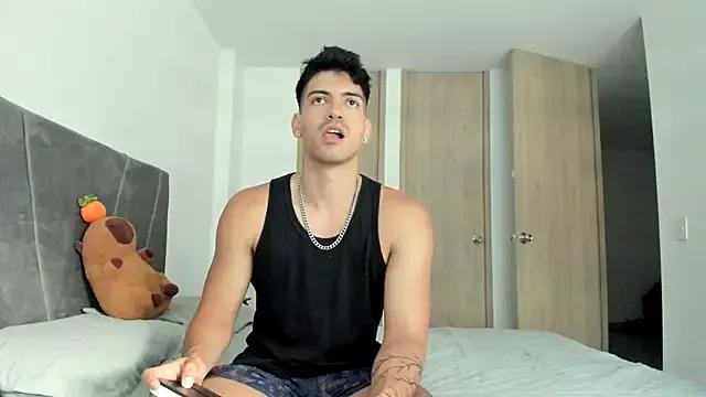bbbeachboy from StripChat is Freechat