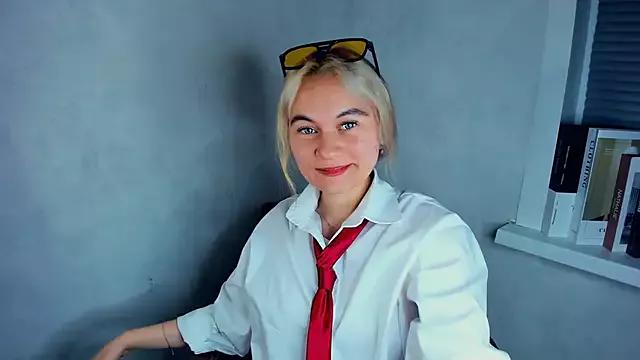 BeatrixEsser from StripChat is Freechat