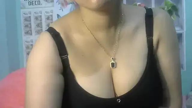 beauty_bipasa from StripChat is Freechat