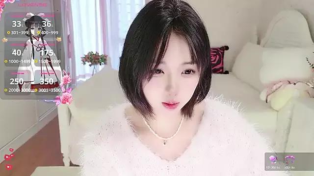 Bella-ox from StripChat is Freechat