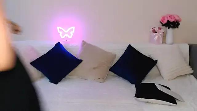 Bella_Hillss from StripChat is Freechat