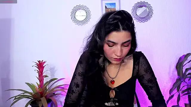 Bella_trix_ from StripChat is Freechat
