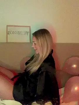 Girls free live sex cams: Check out the satisfaction of typing and cam2cam with our sensual livestreamers, who will teach you all about temptation and desires with their smoking hot physiques.