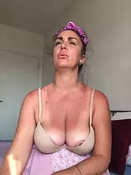 BELLAMORGANE1 from StripChat is Freechat