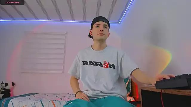 Benji_Andrew from StripChat is Freechat