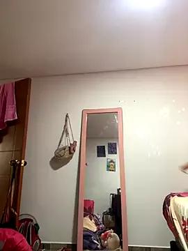 beverly_larson from StripChat is Freechat