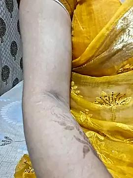 Bhabhi_desi12 from StripChat is Freechat