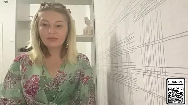 Blondie_xoxoxo from StripChat is Freechat