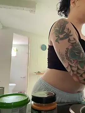 Bloom-babe from StripChat is Freechat