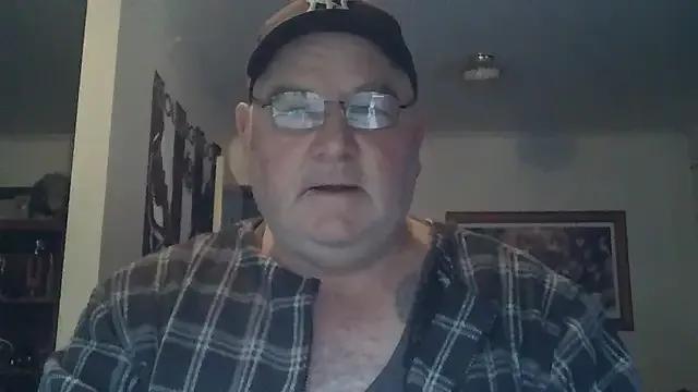 BLUEYEDBEAR69 from StripChat is Freechat