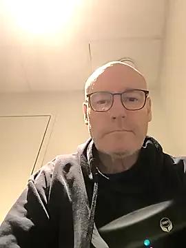 bogland33 from StripChat is Freechat