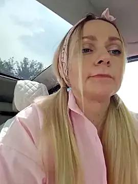Girls free live sex cams: Check out the satisfaction of typing and cam2cam with our sensual livestreamers, who will teach you all about temptation and desires with their smoking hot physiques.