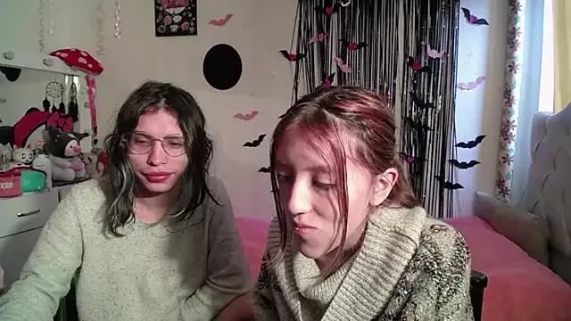 Photos of BRIAR_AND_BLAIR from StripChat is Freechat