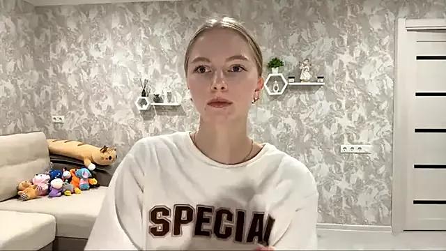 BrightAnnie from StripChat is Freechat