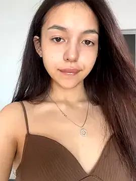 Bunnyhollie from StripChat is Freechat