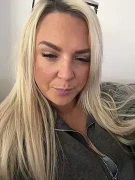Girls free live sex cams: Check out the satisfaction of typing and cam2cam with our sensual livestreamers, who will teach you all about temptation and desires with their smoking hot physiques.