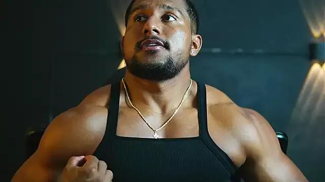 CallumMuscle from StripChat is Freechat