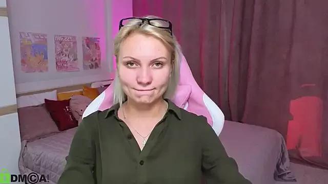 Cameronlovely_ from StripChat is Freechat