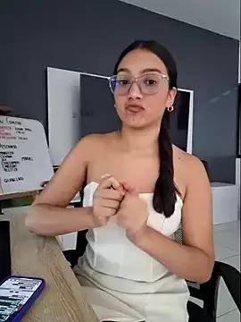 Camila_Vescari from StripChat is Freechat